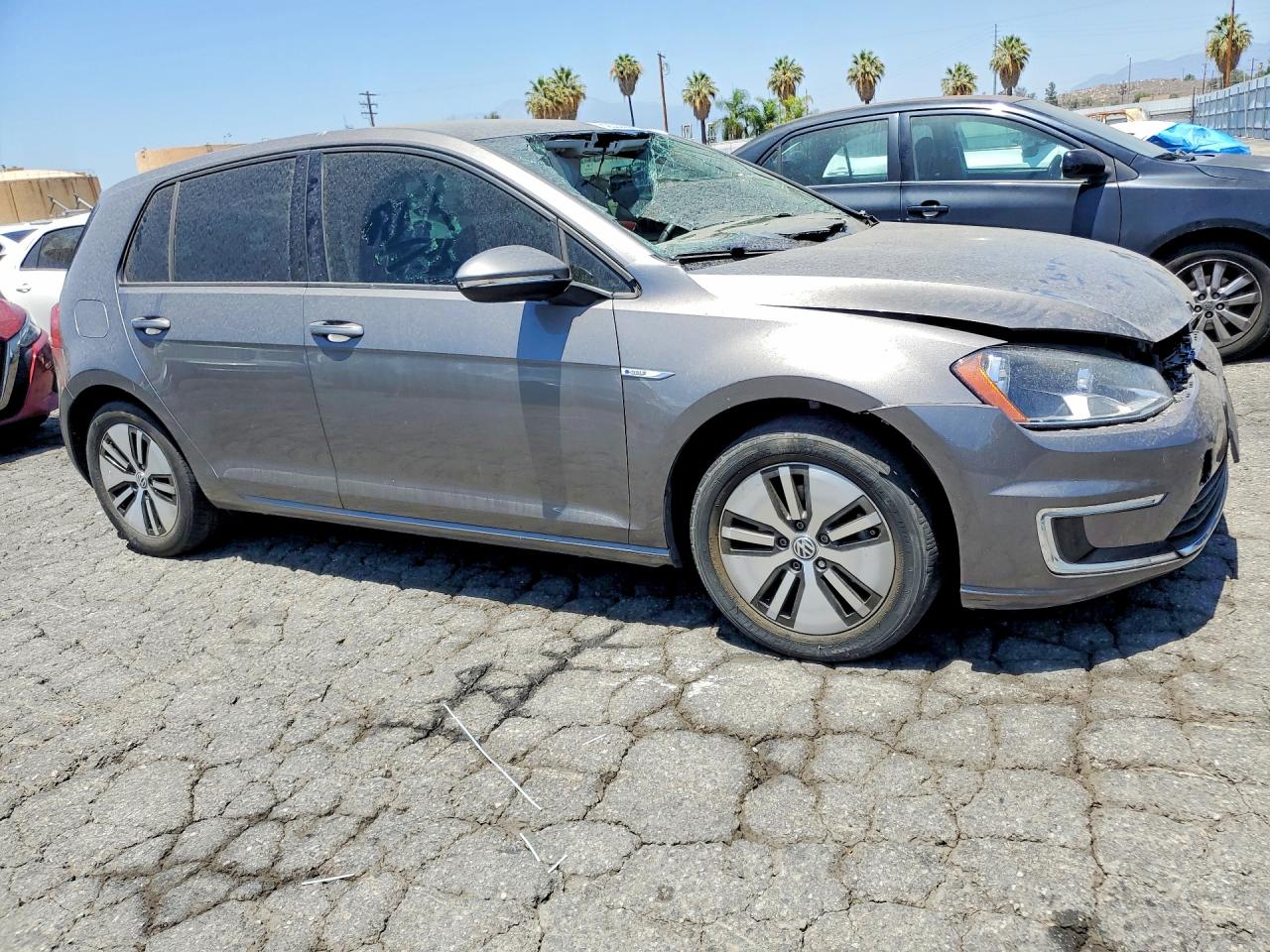 2016 VOLKSWAGEN E-GOLF SE — снимка 4