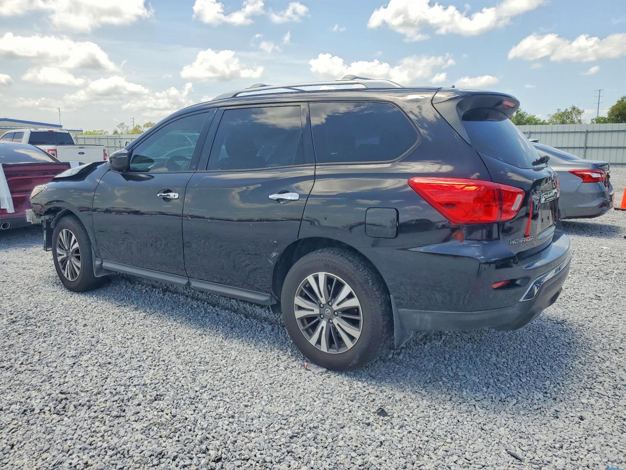 2017 NISSAN PATHFINDER S — снимка 2