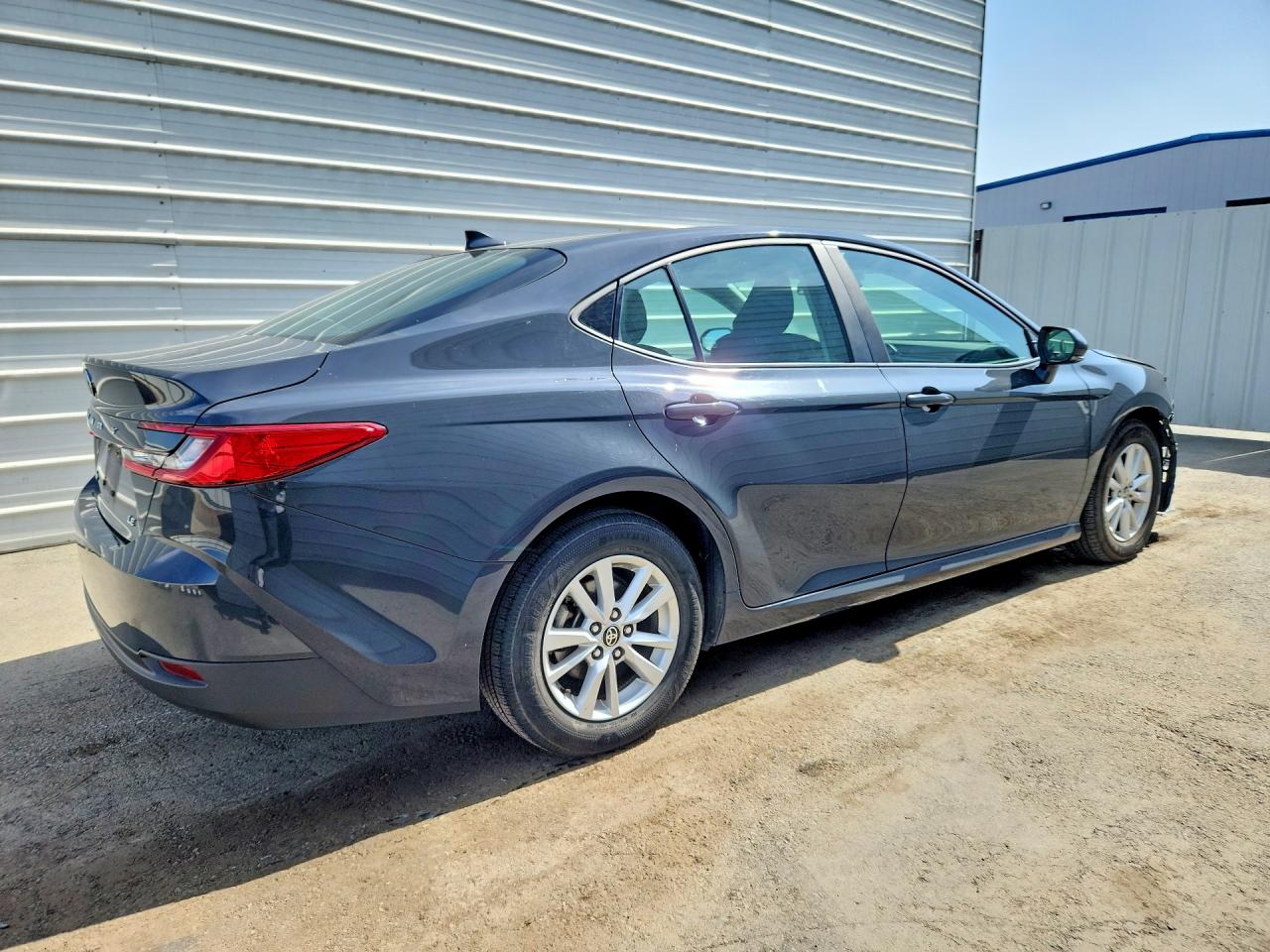 2025 TOYOTA CAMRY LE — снимка 3