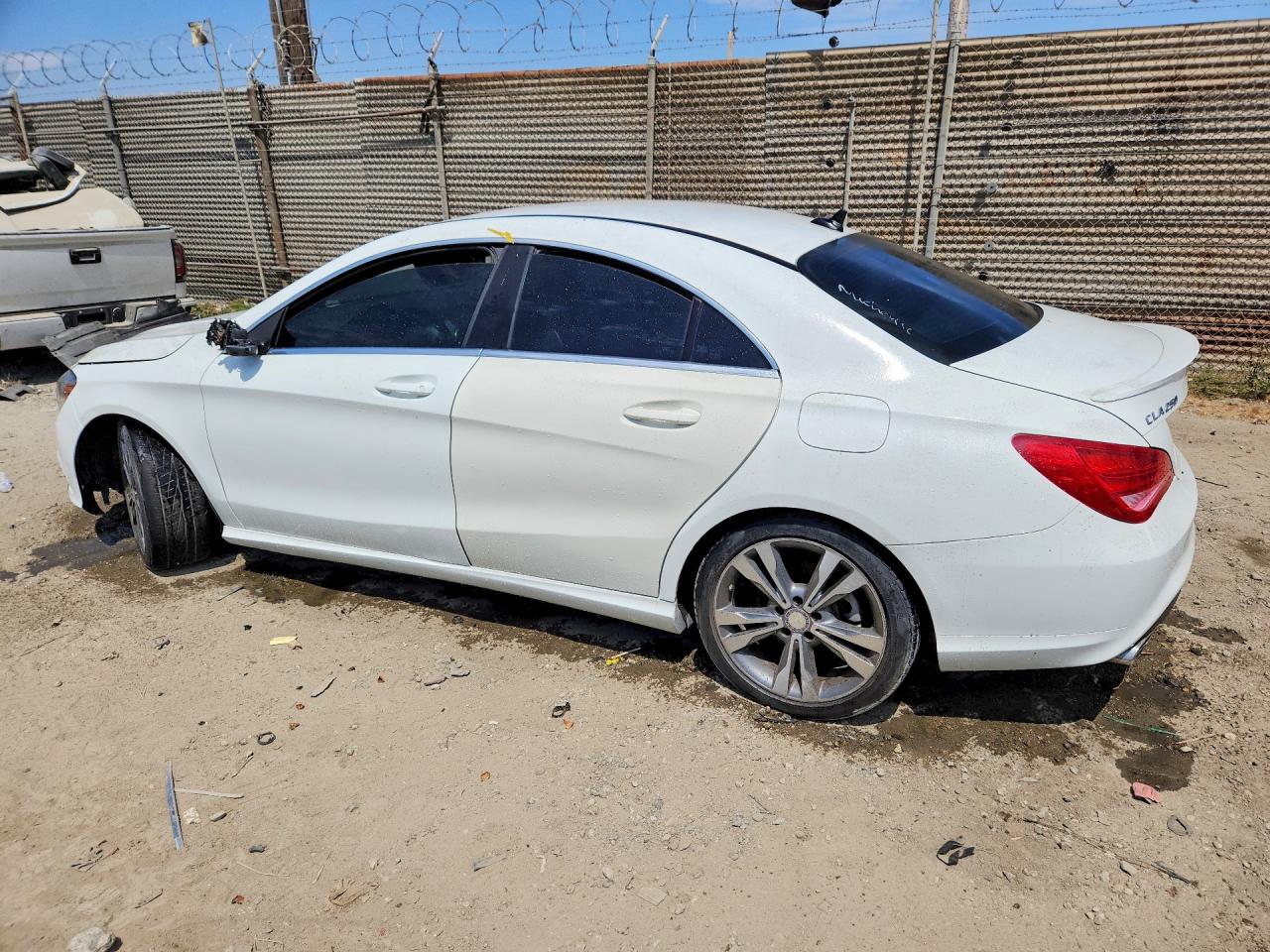 2015 MERCEDES-BENZ CLA 250 — снимка 2