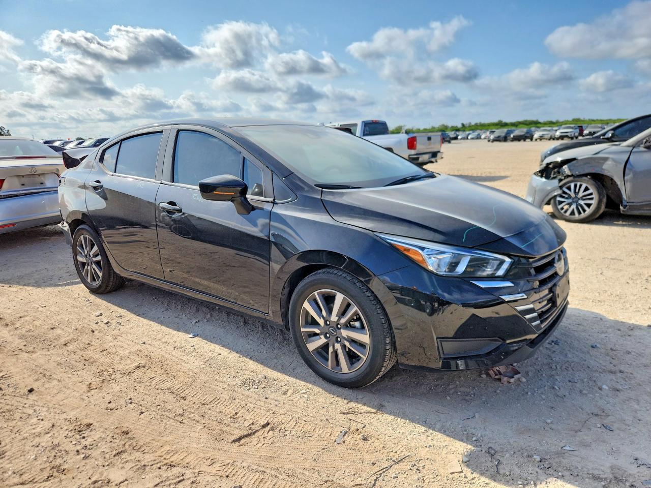 2023 NISSAN VERSA SV — снимка 4