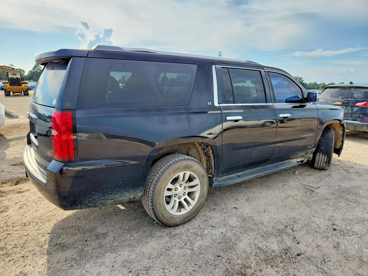 2015 CHEVROLET SUBURBAN C1500 LT — снимка 3