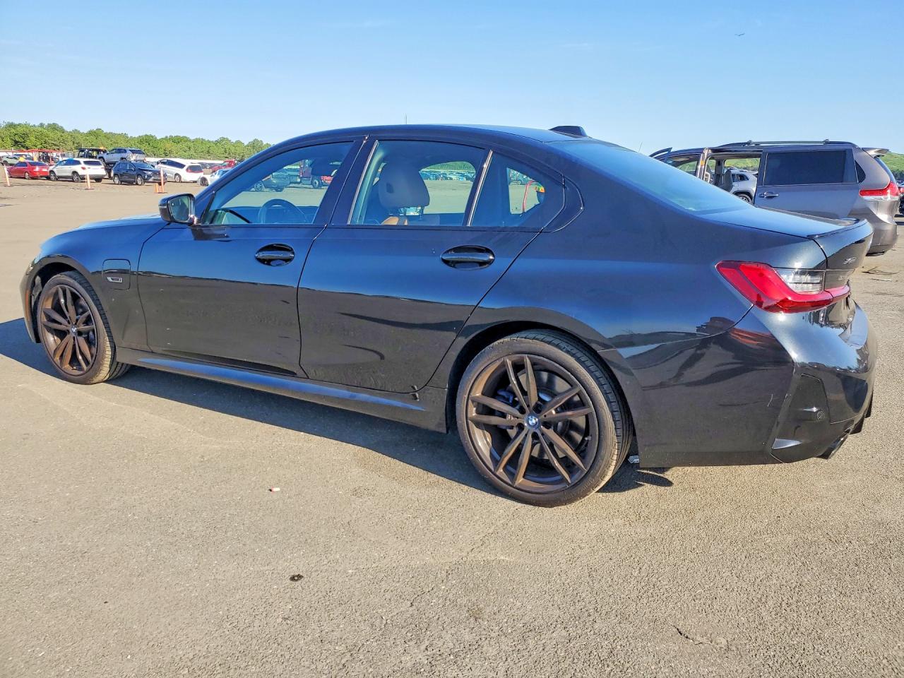 2023 BMW 330XE — снимка 2