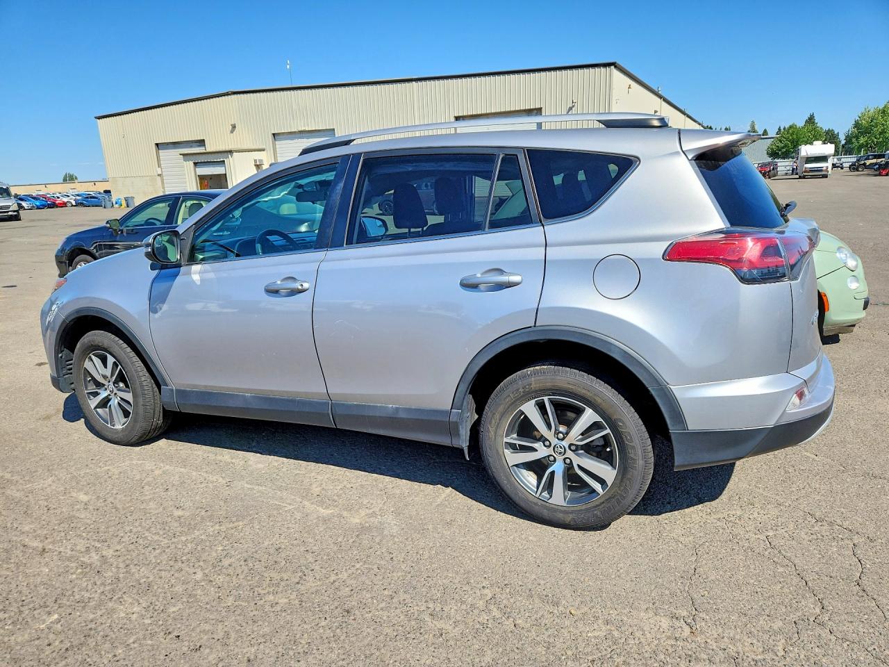 2016 TOYOTA RAV4 XLE — снимка 2