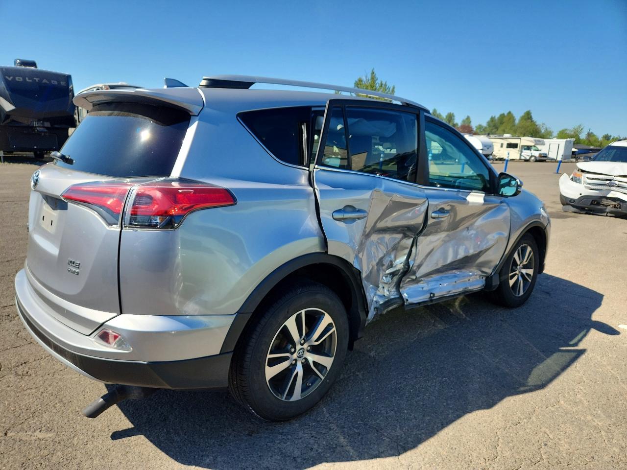 2016 TOYOTA RAV4 XLE — снимка 3