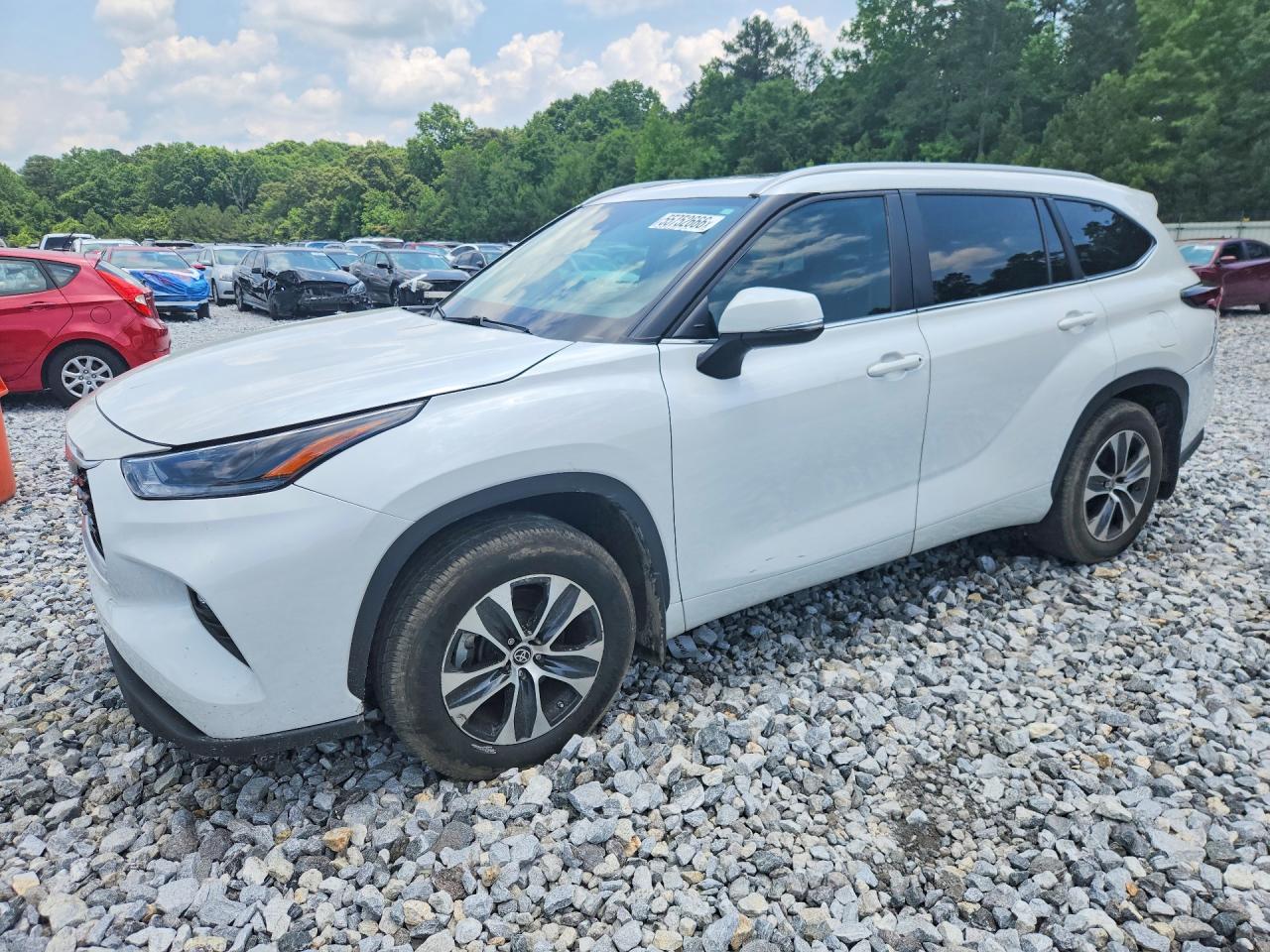 2024 TOYOTA HIGHLANDER XLE