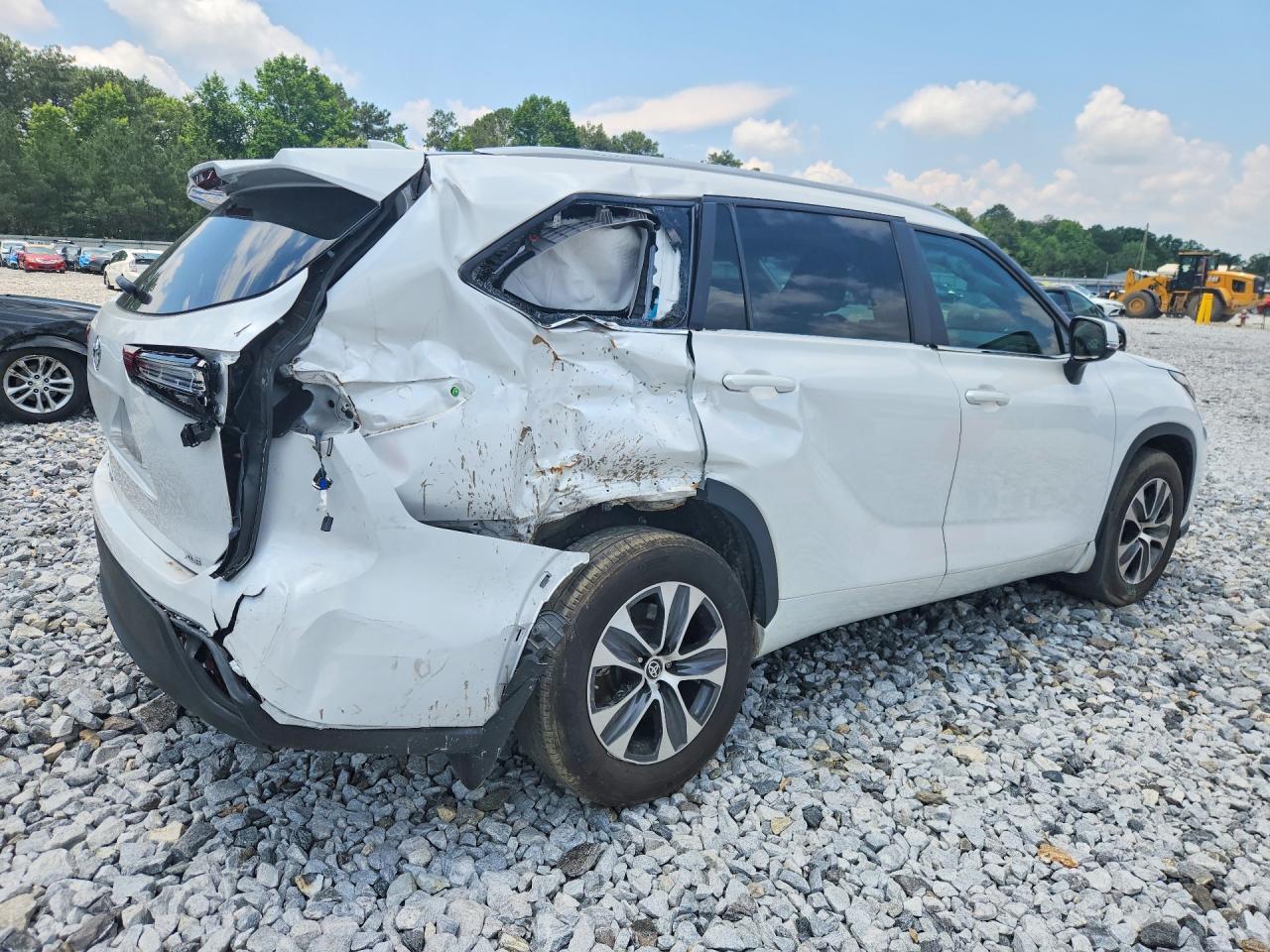 2024 TOYOTA HIGHLANDER XLE — снимка 3