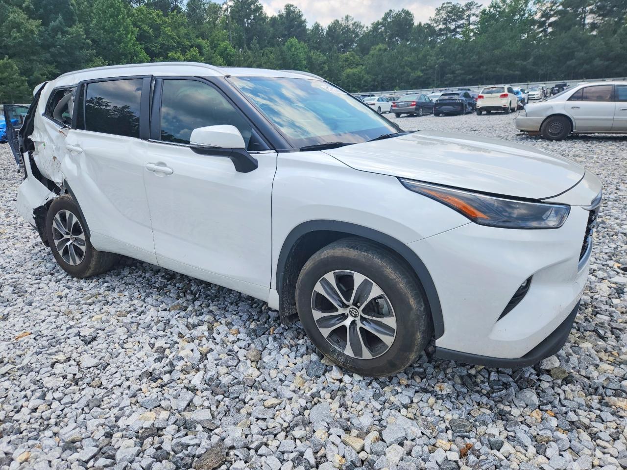 2024 TOYOTA HIGHLANDER XLE — снимка 4