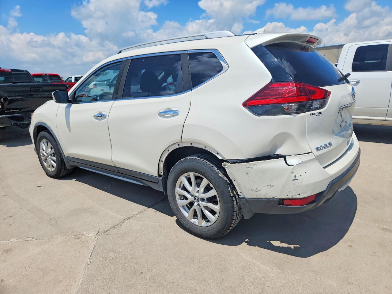 2017 NISSAN ROGUE SV — снимка 2