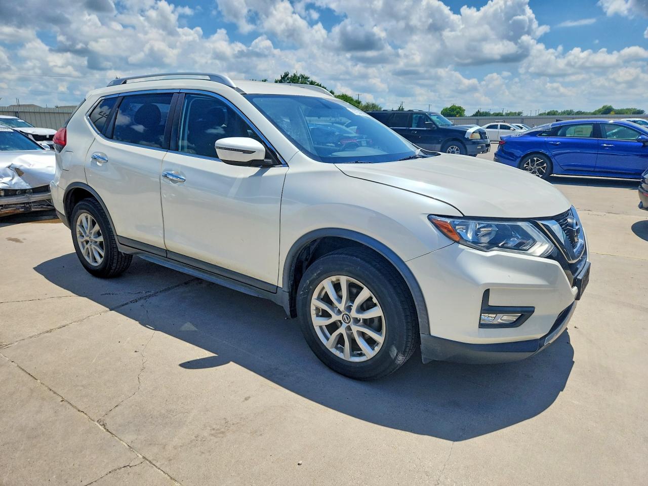 2017 NISSAN ROGUE SV — снимка 4