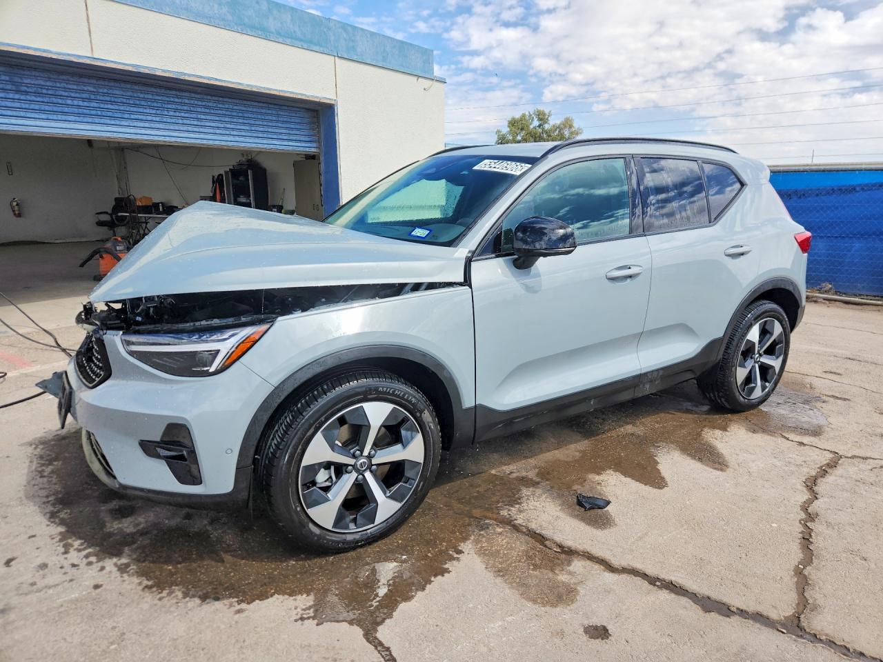 2026 VOLVO XC40 PLUS