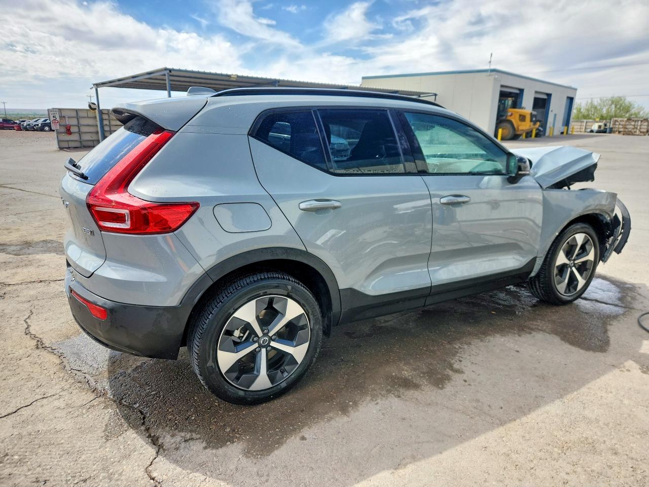 2026 VOLVO XC40 PLUS — снимка 3