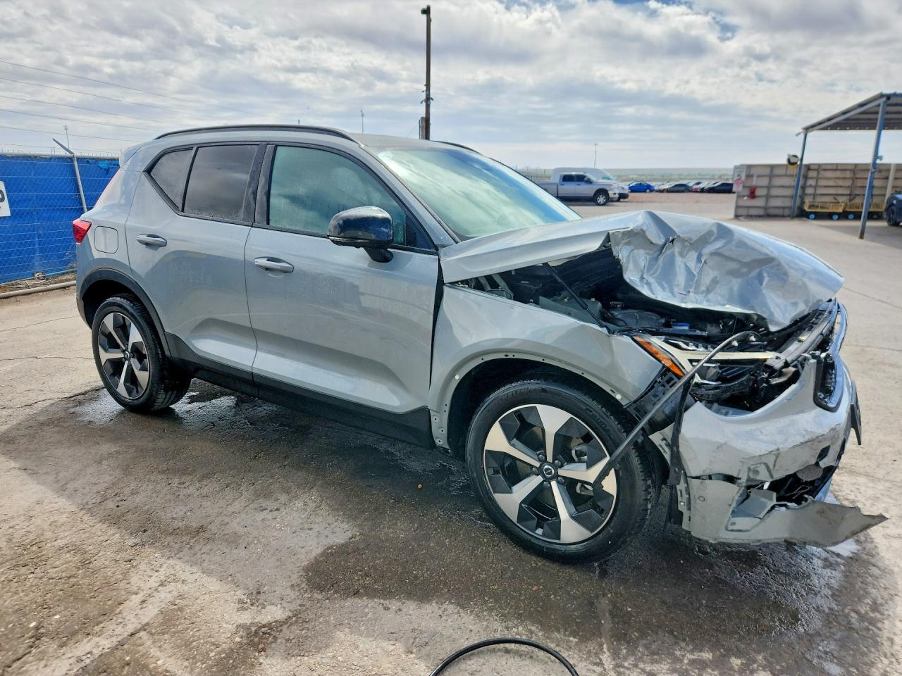2026 VOLVO XC40 PLUS — снимка 4