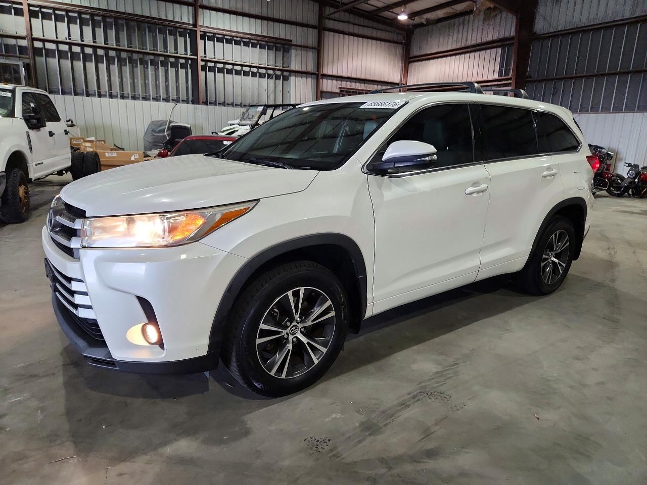 2017 TOYOTA HIGHLANDER LE PLUS