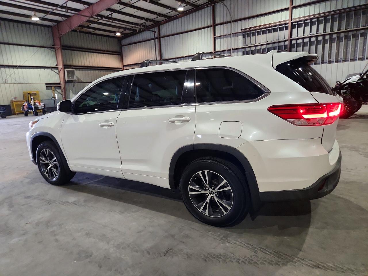 2017 TOYOTA HIGHLANDER LE PLUS — снимка 2