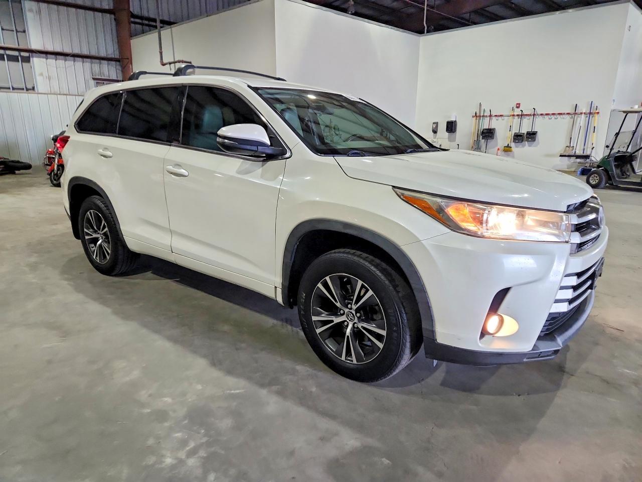 2017 TOYOTA HIGHLANDER LE PLUS — снимка 4