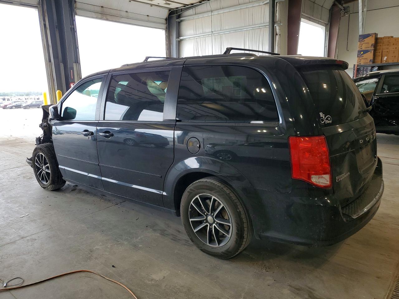 2016 DODGE GRAND CARAVAN R/T — снимка 2