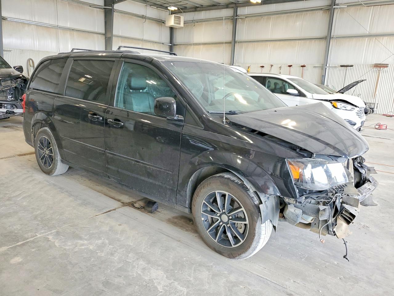 2016 DODGE GRAND CARAVAN R/T — снимка 4