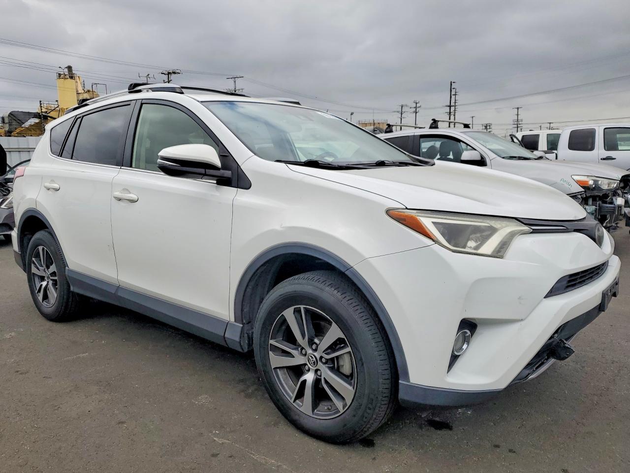 2018 TOYOTA RAV4 XLE — снимка 4