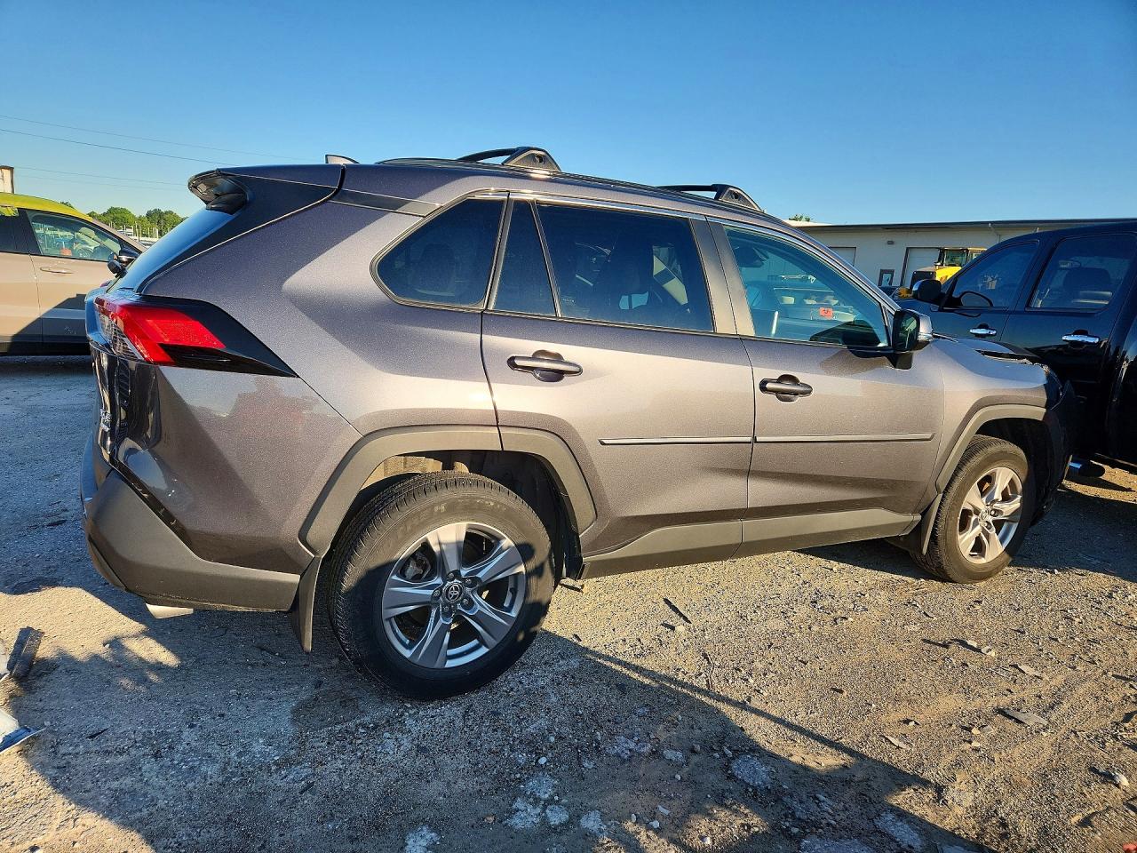 2025 TOYOTA RAV4 XLE — снимка 3