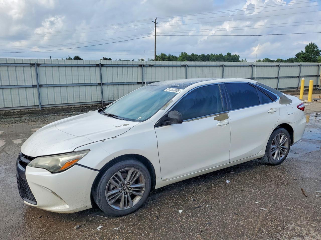 2016 TOYOTA CAMRY SE