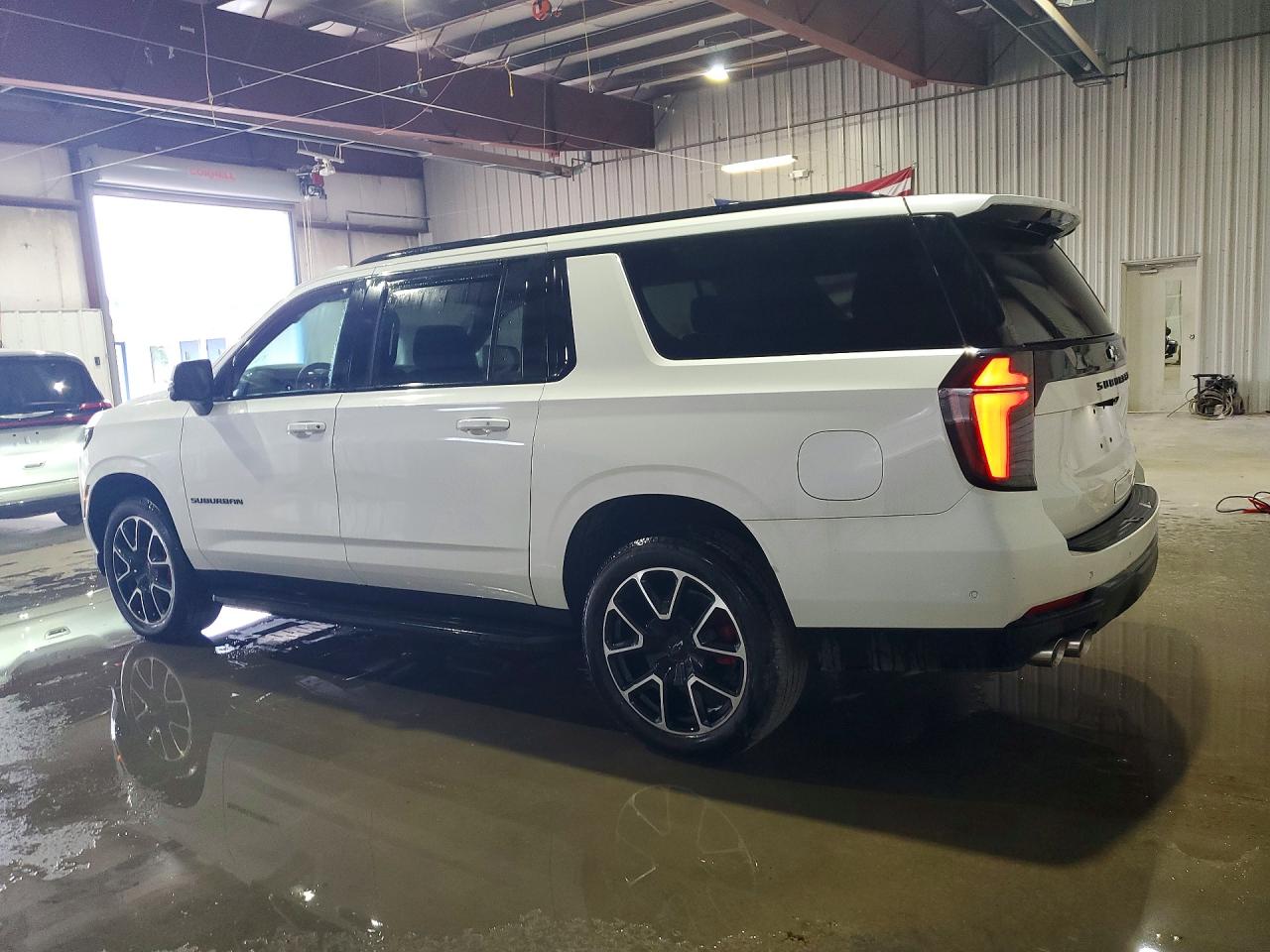 2025 CHEVROLET SUBURBAN K1500 RST — снимка 2