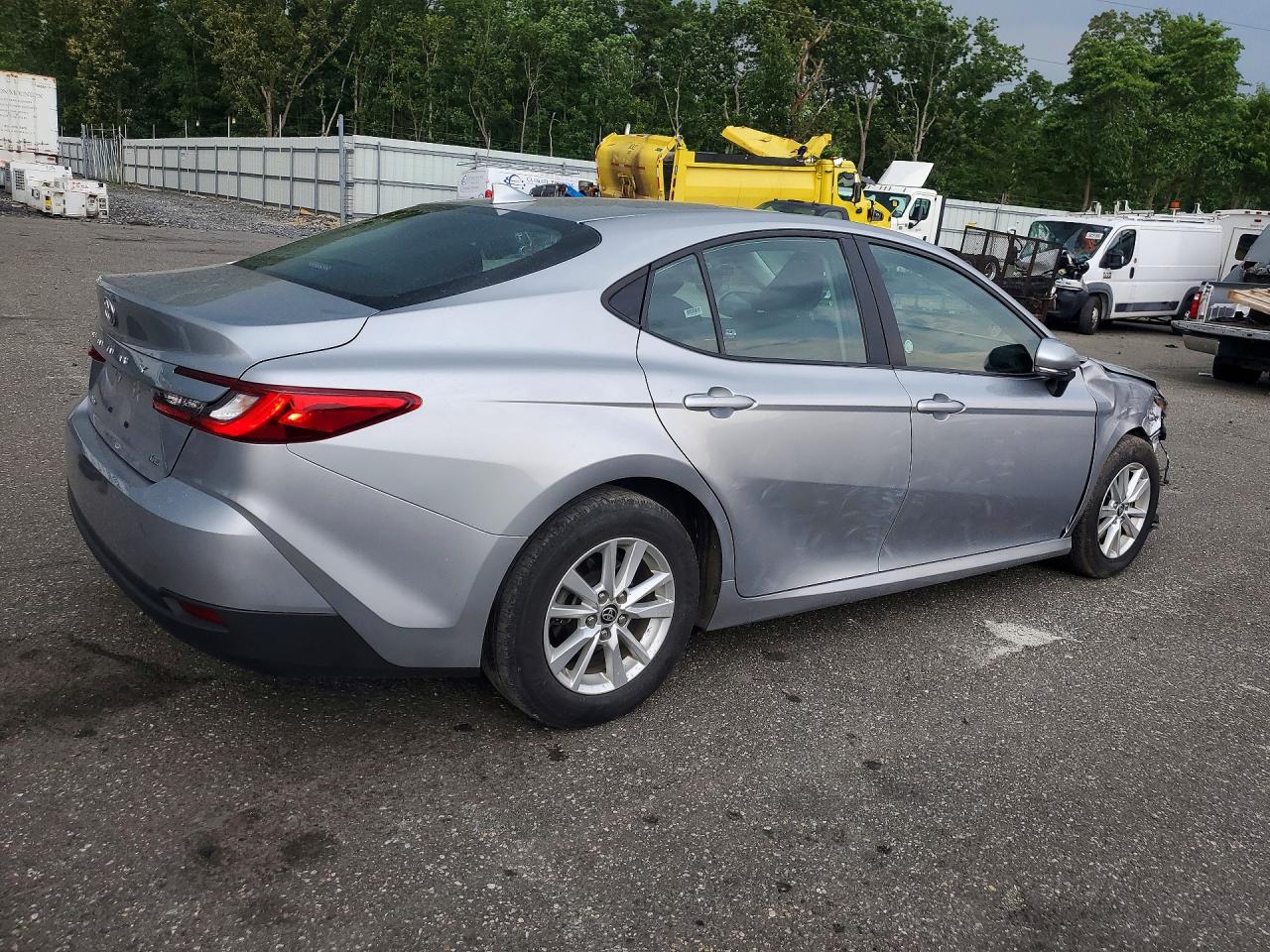2025 TOYOTA CAMRY LE — снимка 3