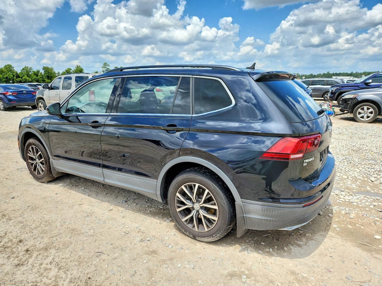 2019 VOLKSWAGEN TIGUAN SE — снимка 2