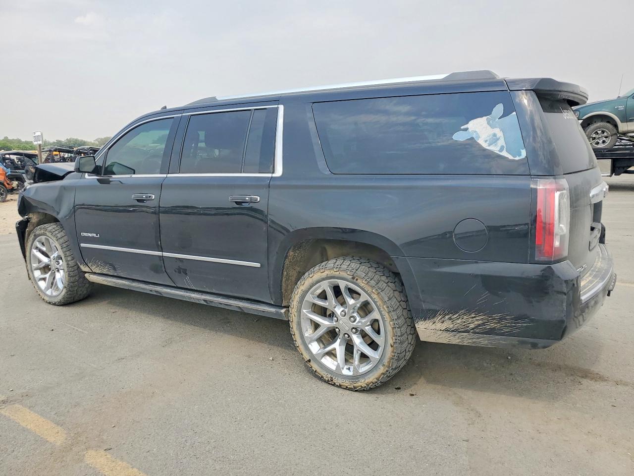 2018 GMC YUKON XL DENALI — снимка 2