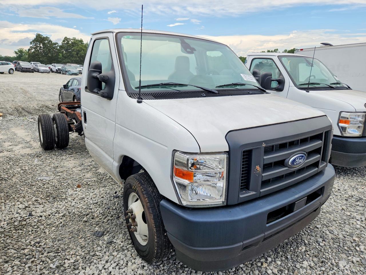 2024 FORD ECONOLINE E350 SUPER DUTY CUTAWAY VAN — снимка 4