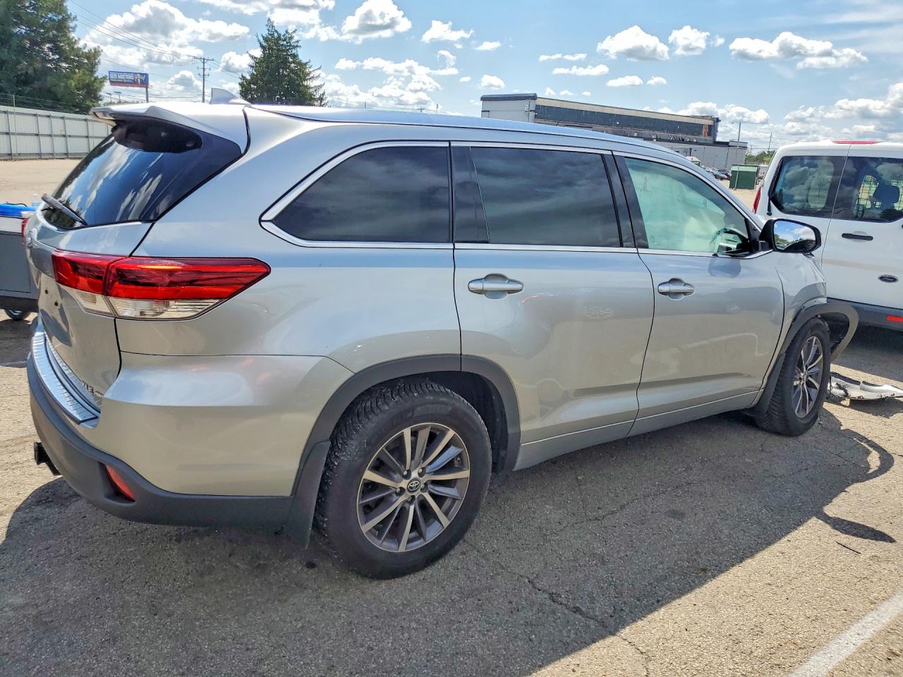 2017 TOYOTA HIGHLANDER XLE — снимка 3