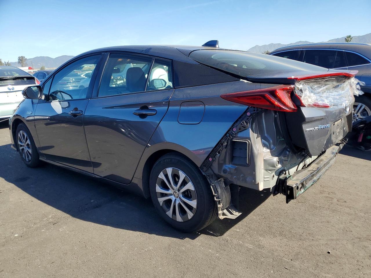 2021 TOYOTA PRIUS PRIME XLE — снимка 2