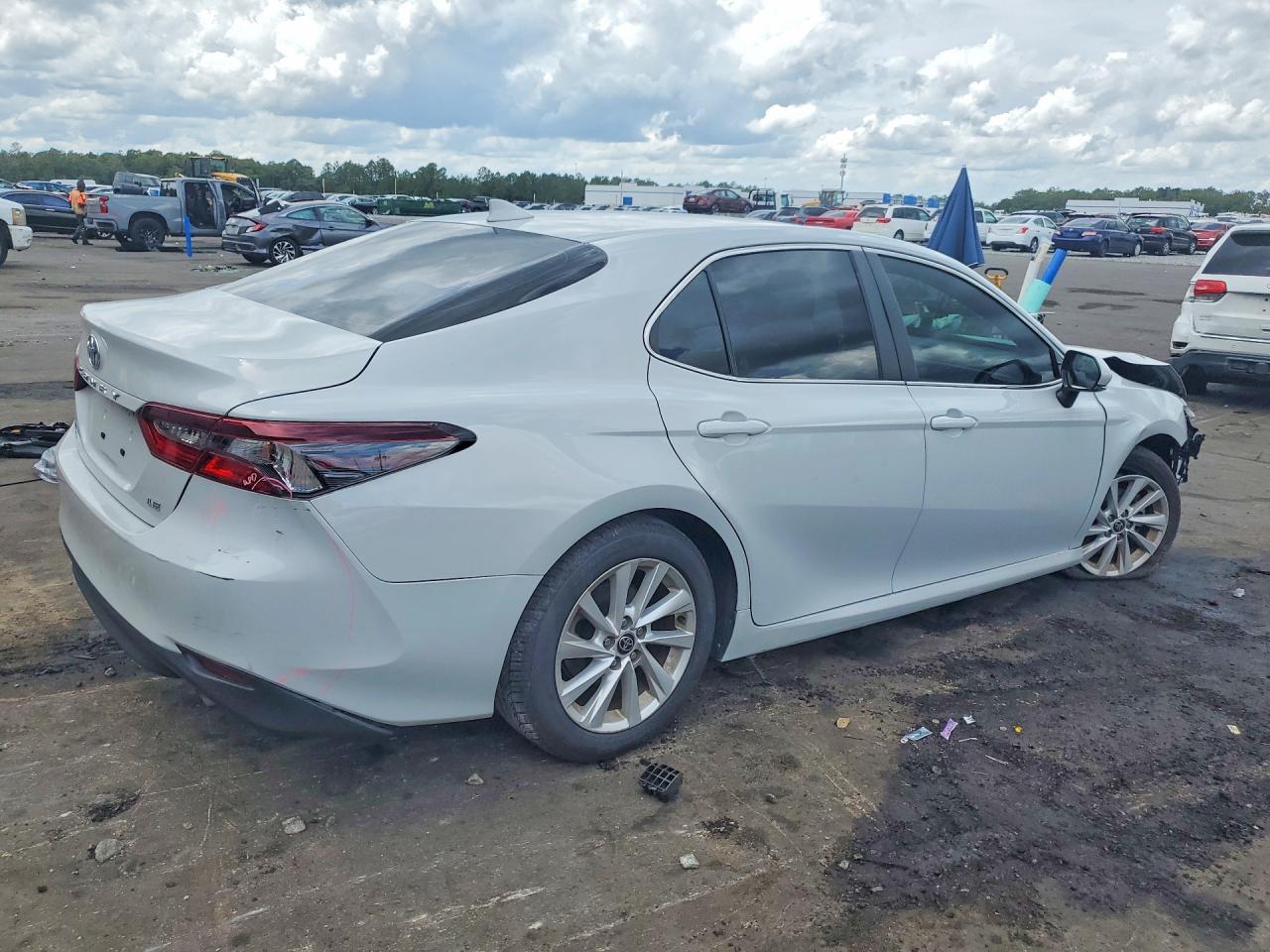 2024 TOYOTA CAMRY LE — снимка 3