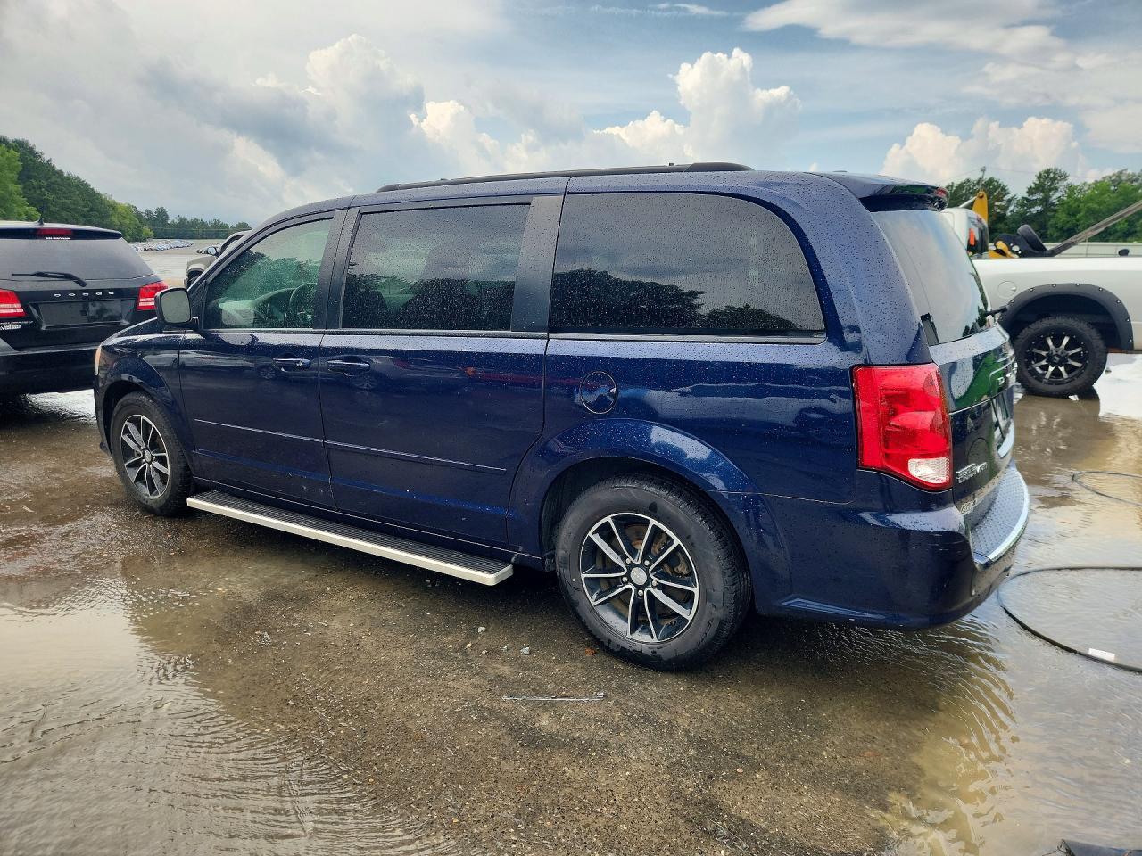 2017 DODGE GRAND CARAVAN GT — снимка 2