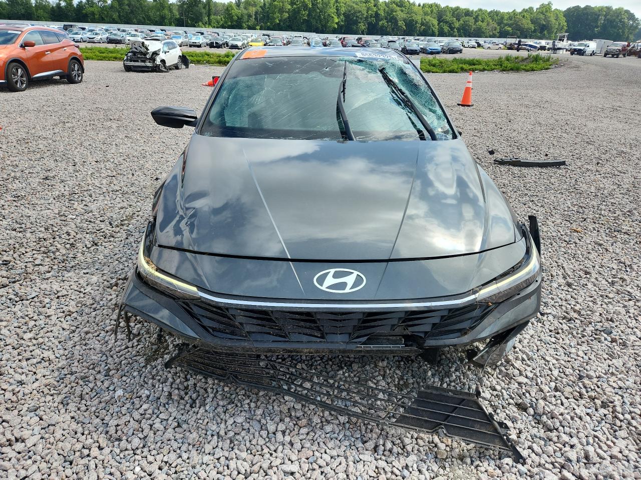 2025 HYUNDAI ELANTRA SEL SPORT — снимка 5