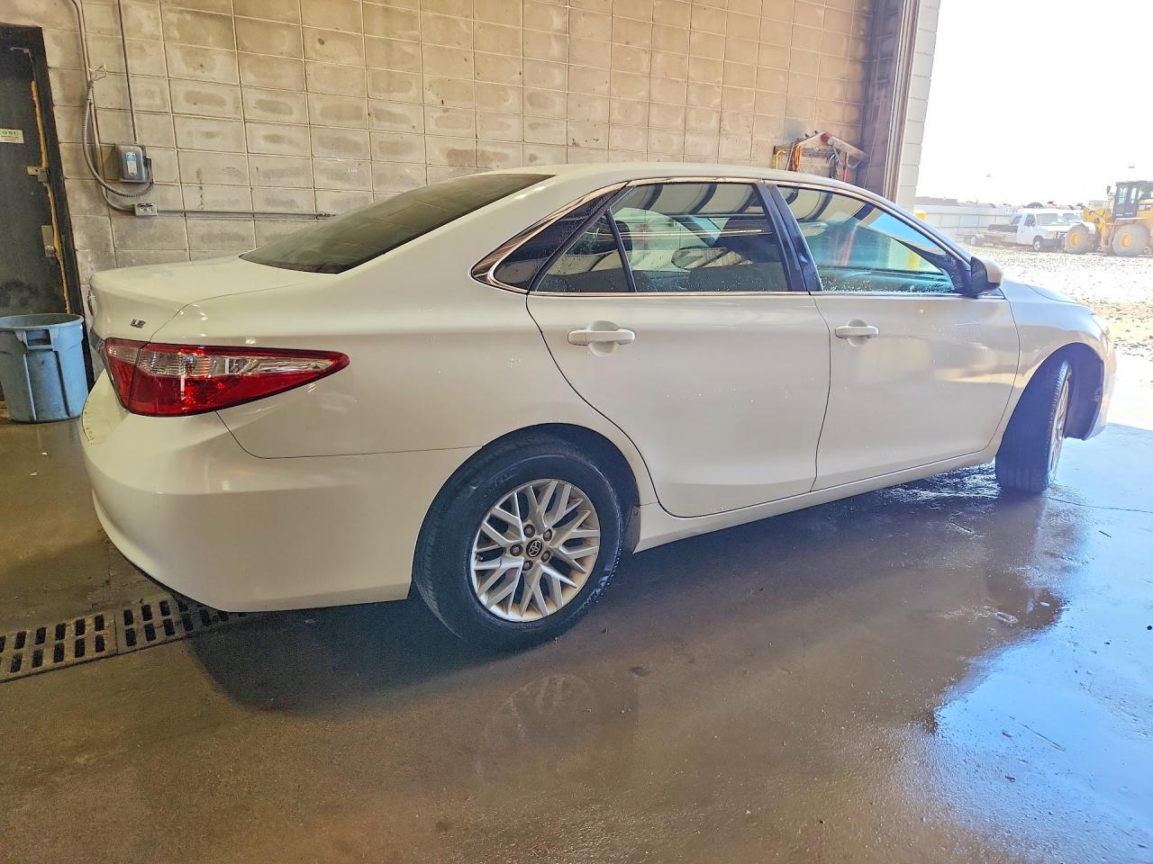2016 TOYOTA CAMRY LE — снимка 3