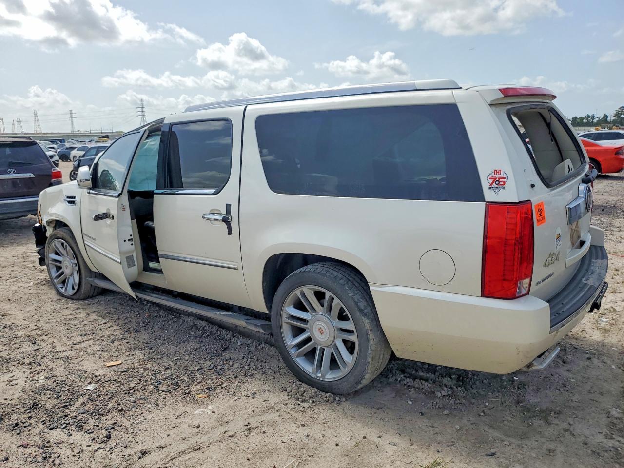 2013 CADILLAC ESCALADE ESV PLATINUM — снимка 2