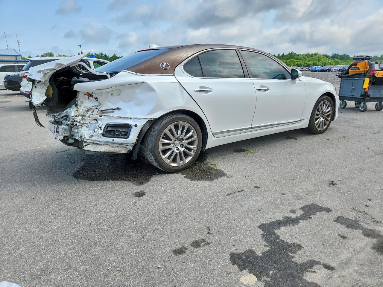 2017 LEXUS LS 460 — снимка 3