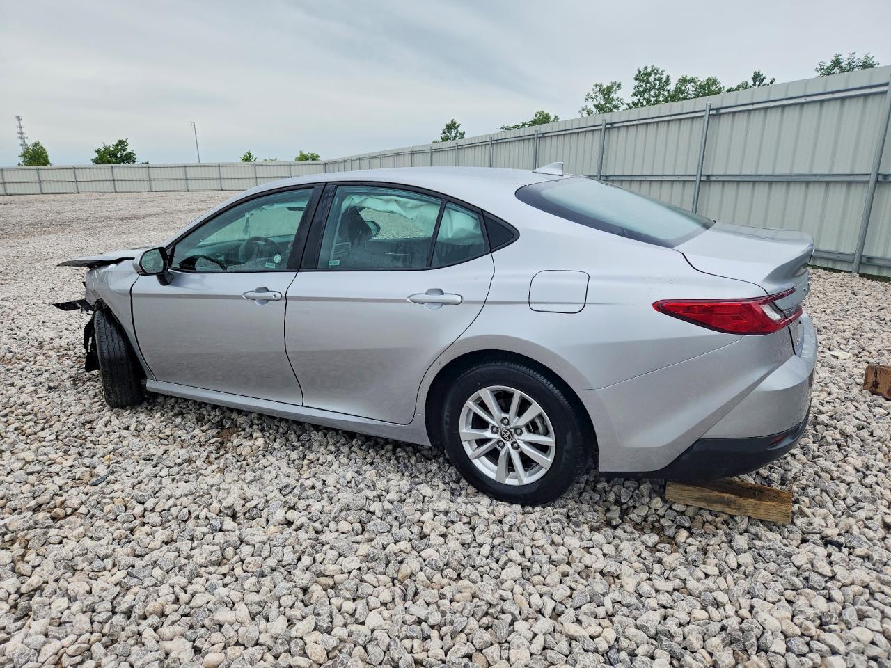 2025 TOYOTA CAMRY LE — снимка 2