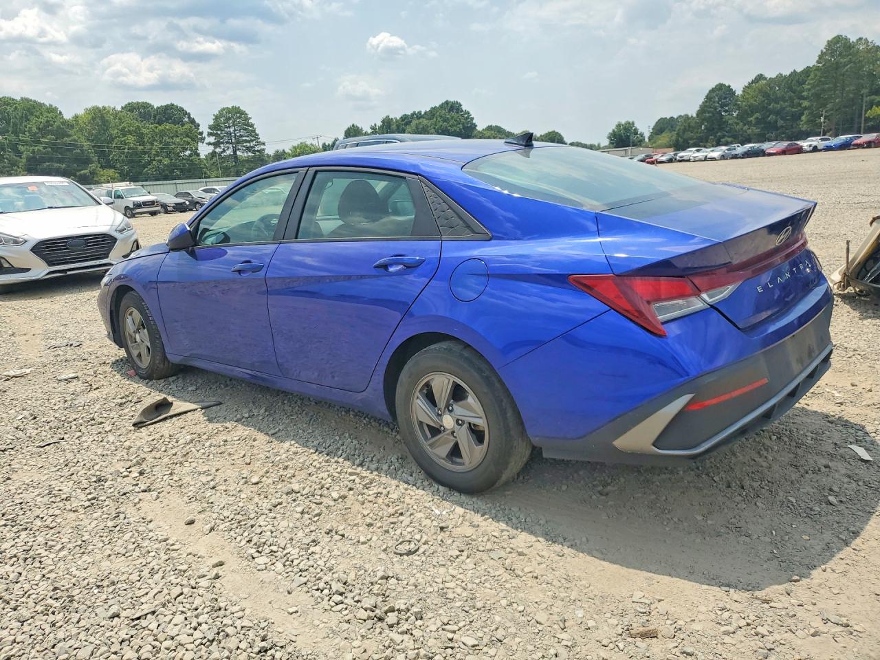 2025 HYUNDAI ELANTRA SE — снимка 2