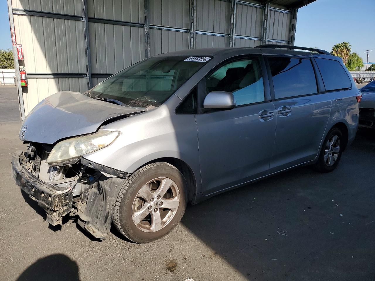 2015 TOYOTA SIENNA LE
