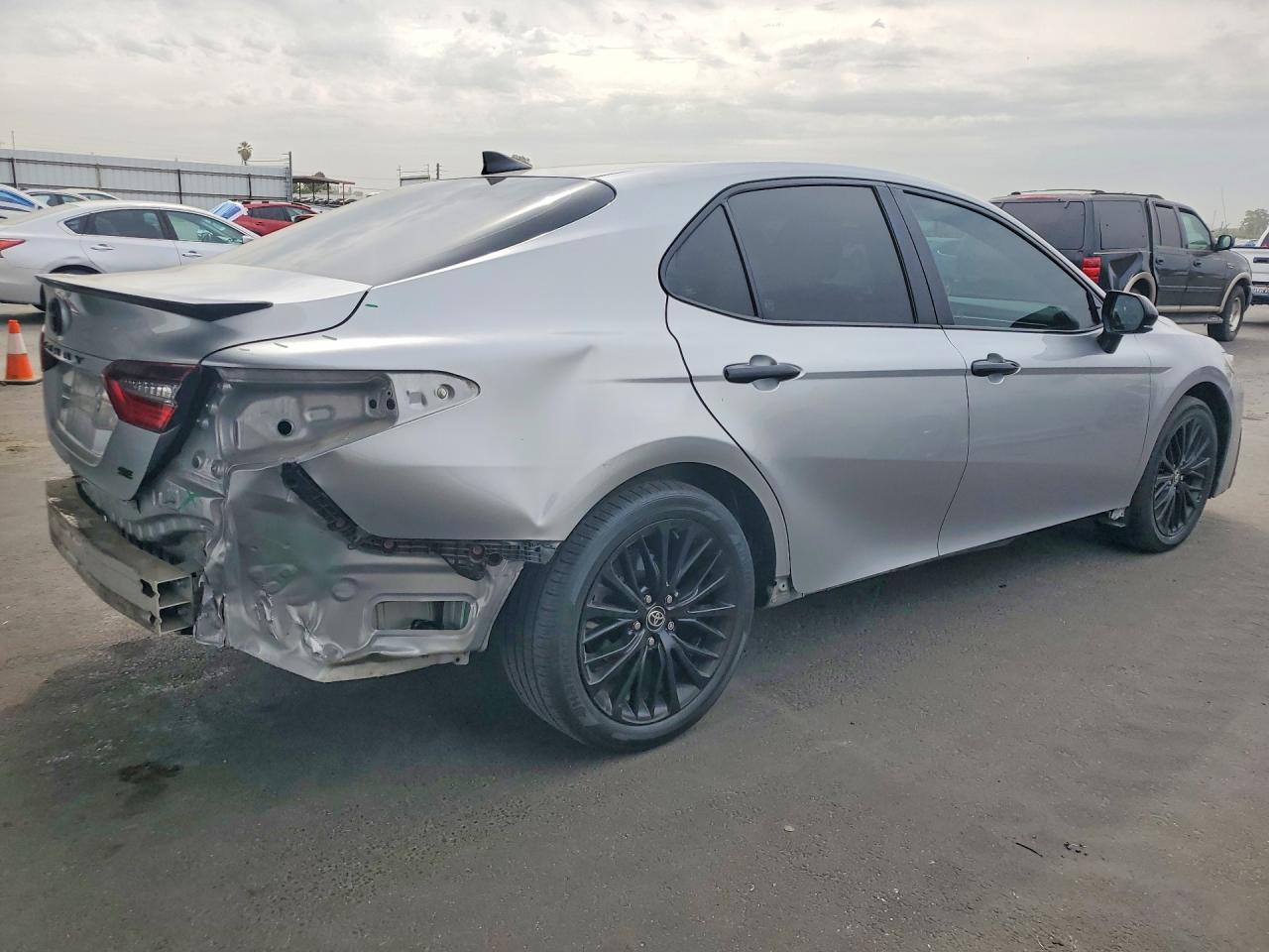 2021 TOYOTA CAMRY SE NIGHTSHADE — снимка 3