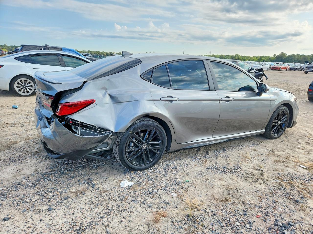 2026 TOYOTA CAMRY SE — снимка 3