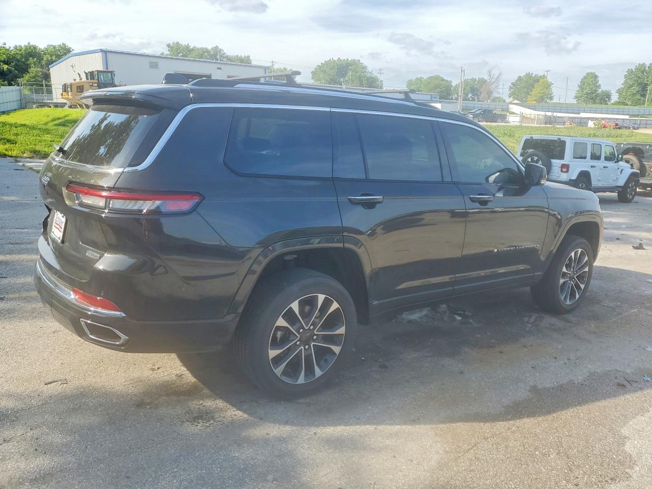 2023 JEEP GRAND CHEROKEE L OVERLAND — снимка 3