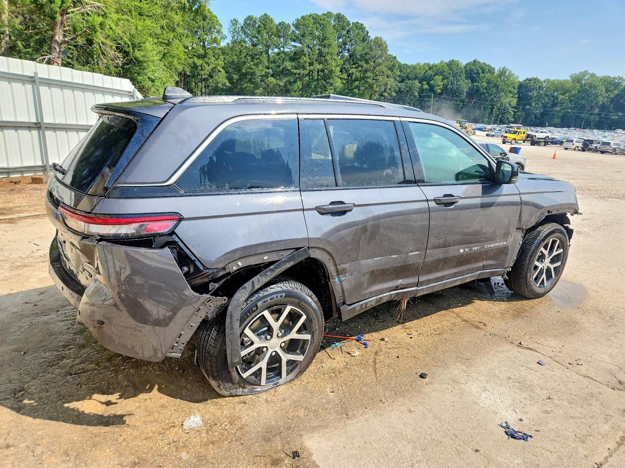 2026 JEEP GRAND CHEROKEE LIMITED — снимка 3