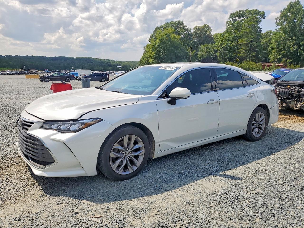 2020 TOYOTA AVALON XLE