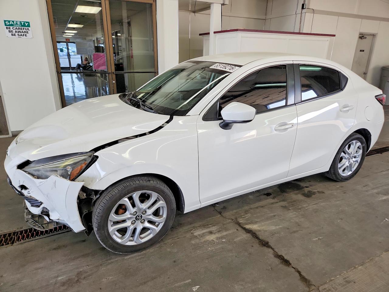2017 TOYOTA YARIS