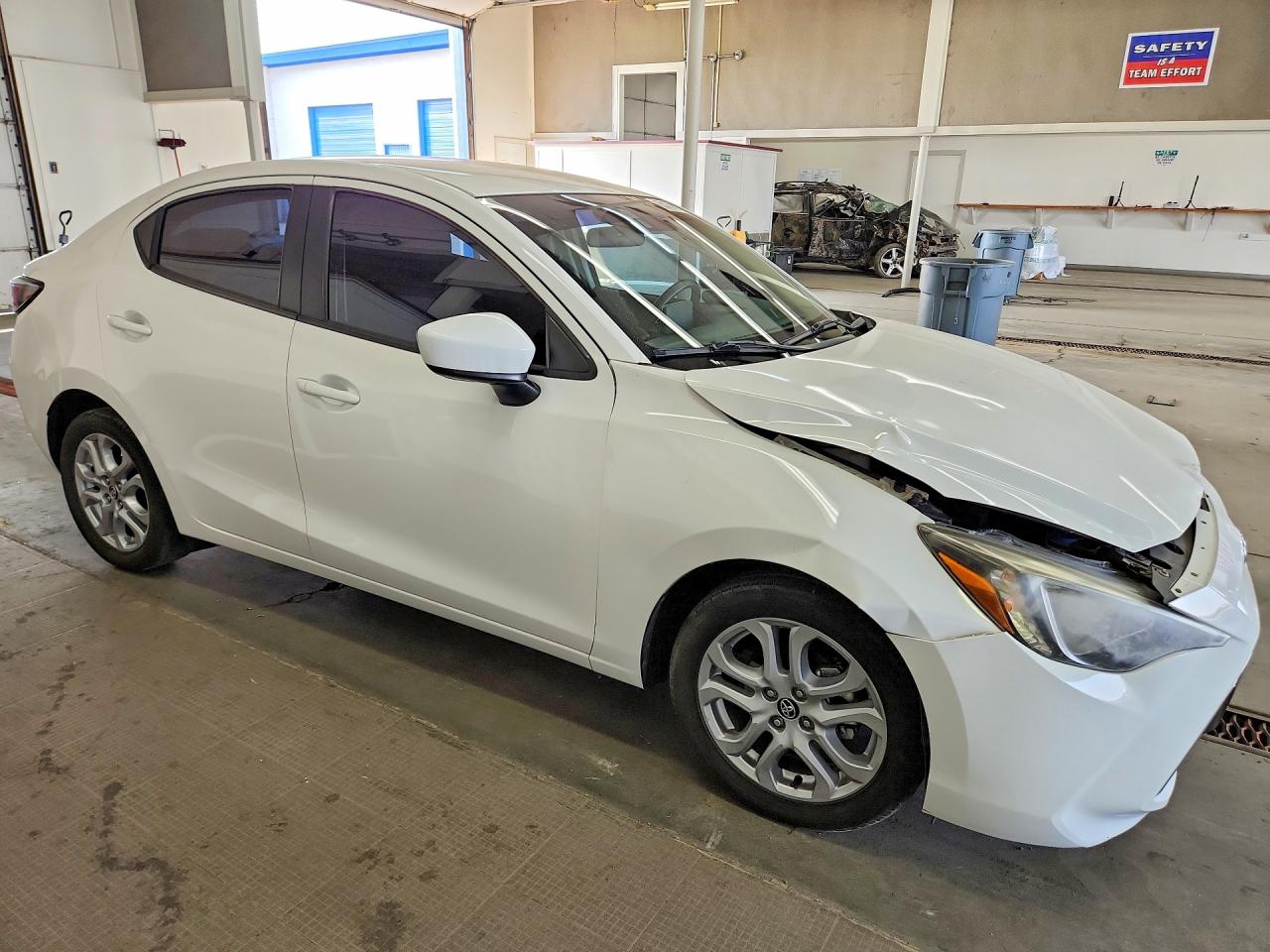 2017 TOYOTA YARIS — снимка 4