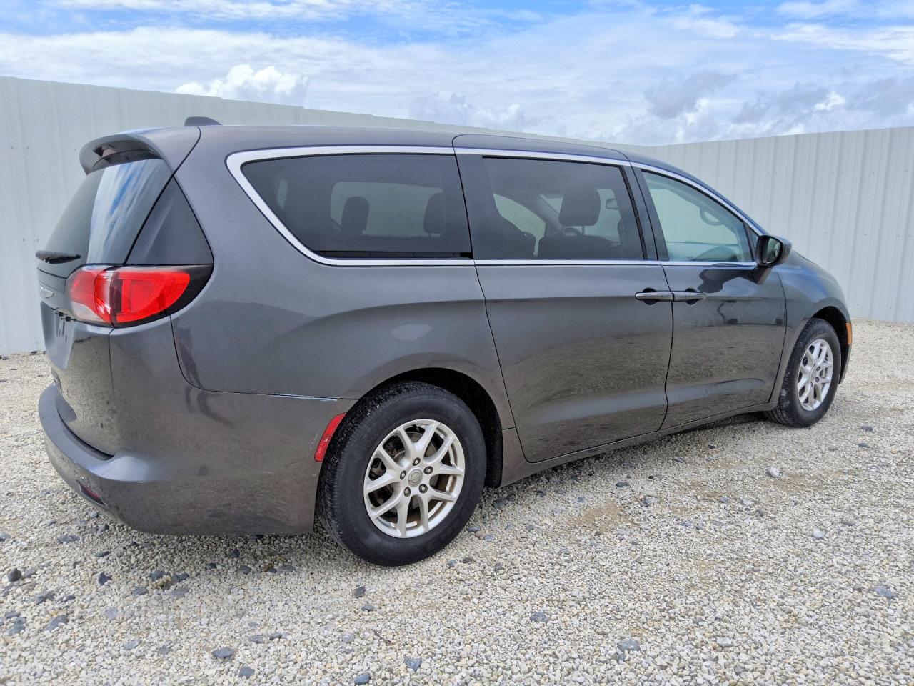2020 CHRYSLER VOYAGER LX — снимка 3