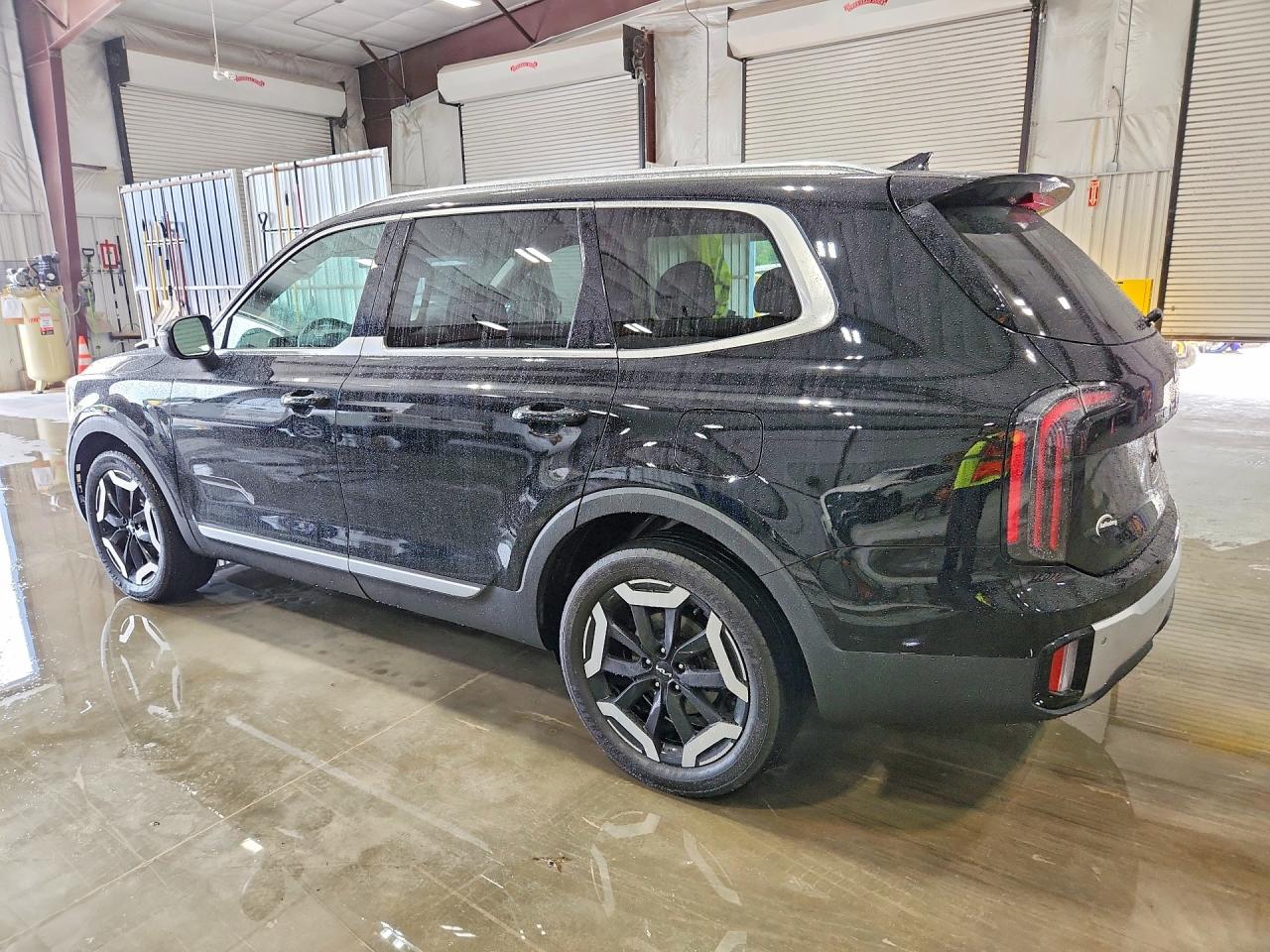 2023 KIA TELLURIDE EX — снимка 2